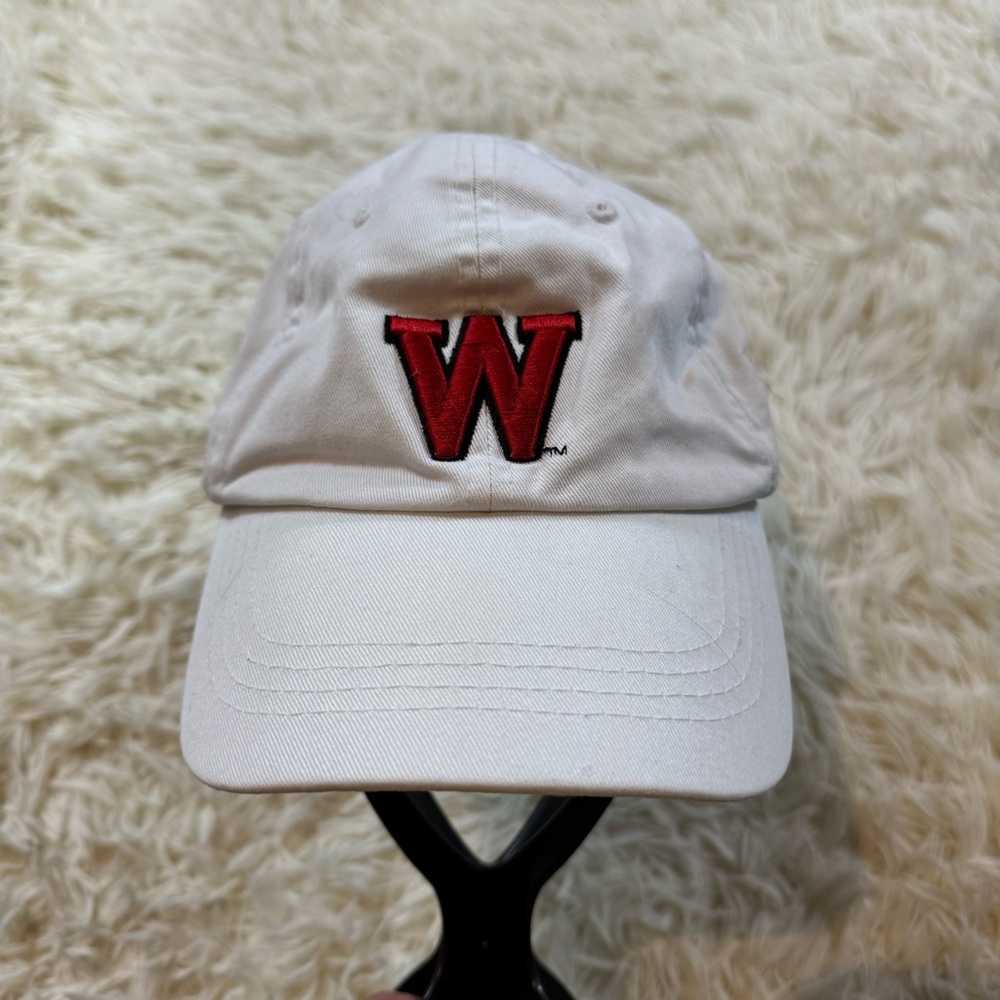Wisconsin Badgers National W‎ Club White Cap with Red Logo